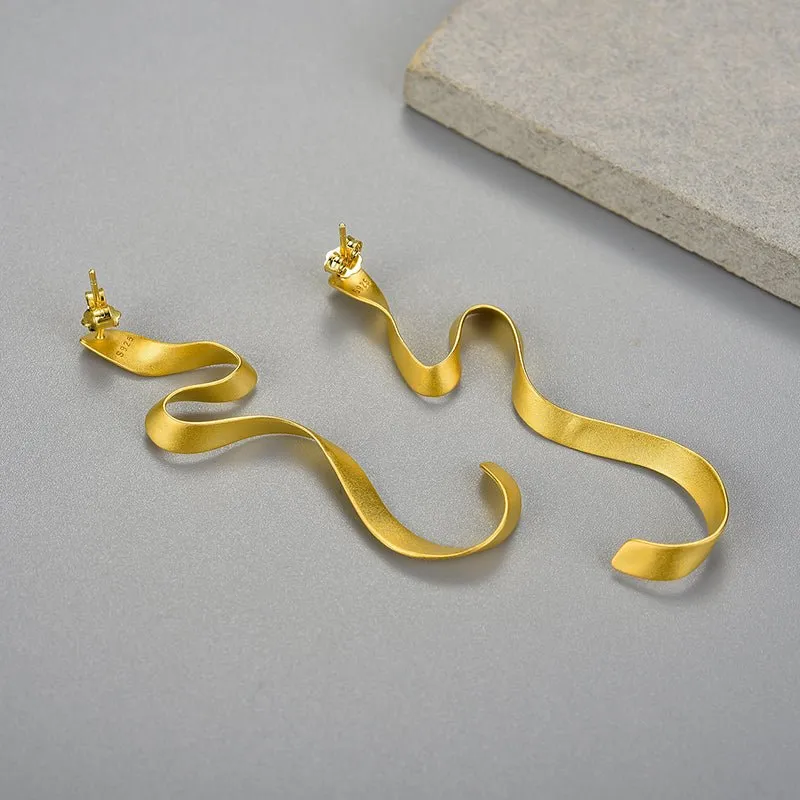 Minimalistic Curl - Dangle Earrings