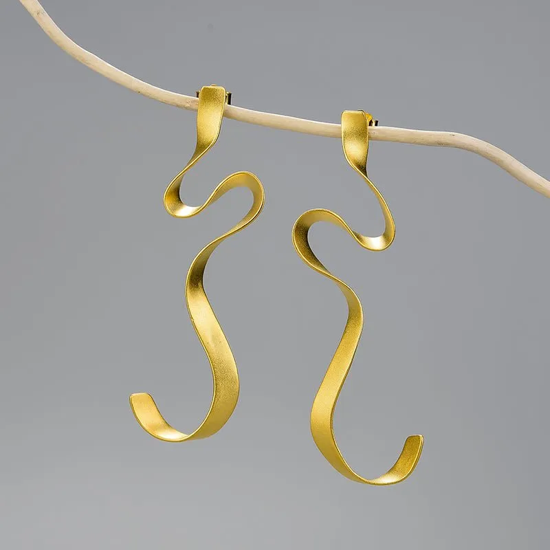 Minimalistic Curl - Dangle Earrings